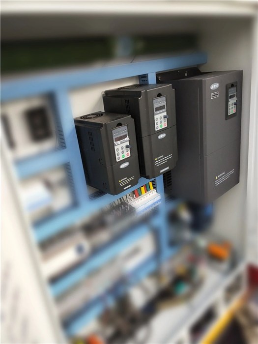 變頻器在系統中的應用-易能變頻器-北京一級代理商埃克倫斯電氣